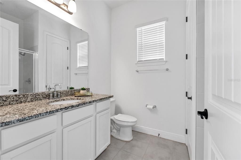 出租: $5,500 (5 贝兹, 4 浴室, 3743 平方英尺)