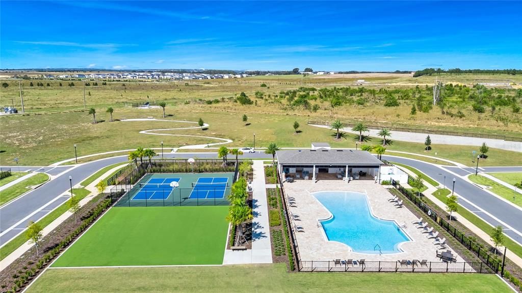 出租: $5,500 (5 贝兹, 4 浴室, 3743 平方英尺)