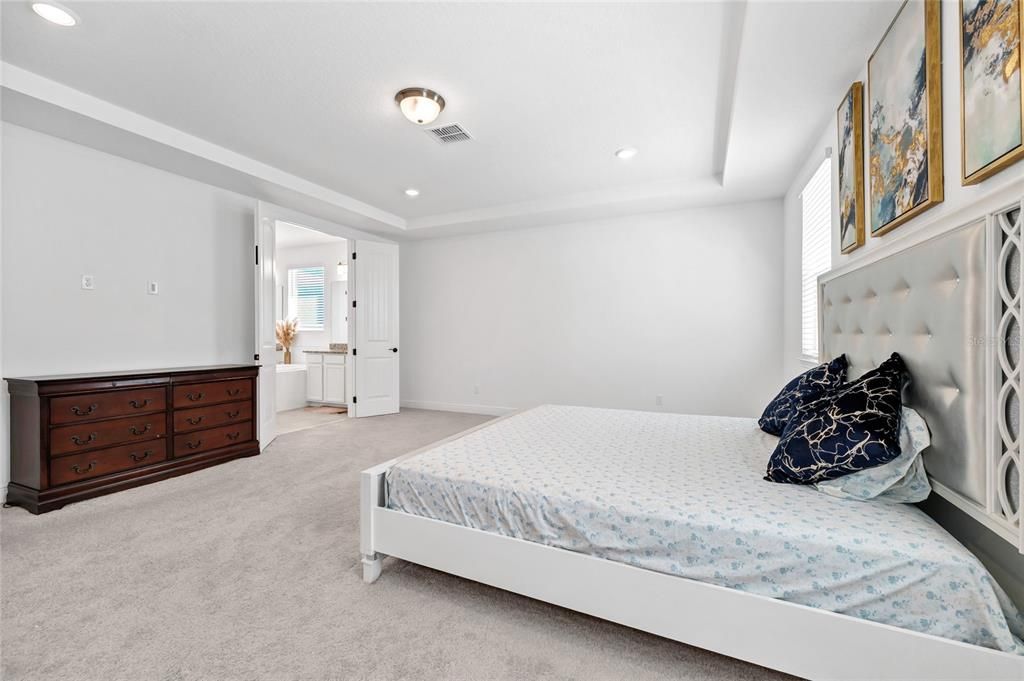 出租: $5,500 (5 贝兹, 4 浴室, 3743 平方英尺)