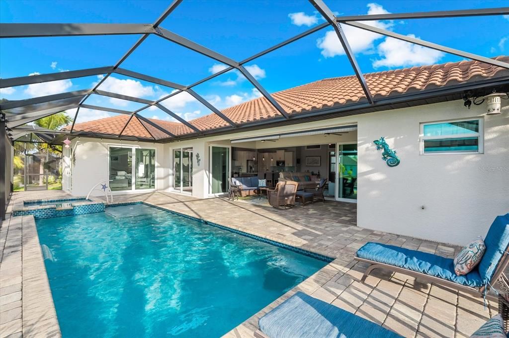 En Venta: $924,900 (3 camas, 3 baños, 2253 Pies cuadrados)