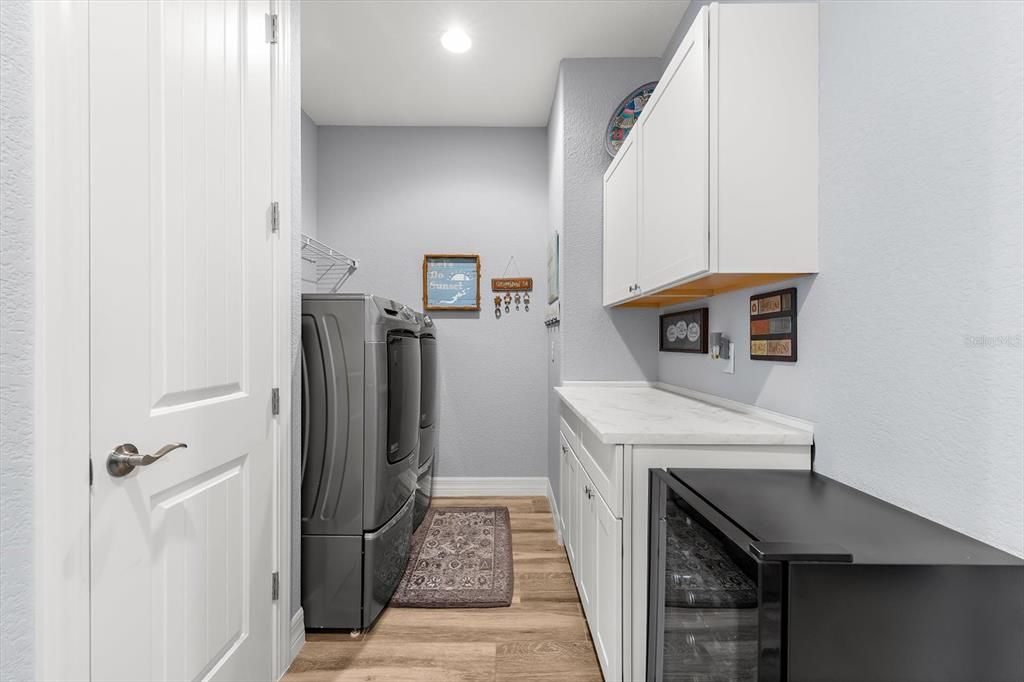 En Venta: $924,900 (3 camas, 3 baños, 2253 Pies cuadrados)