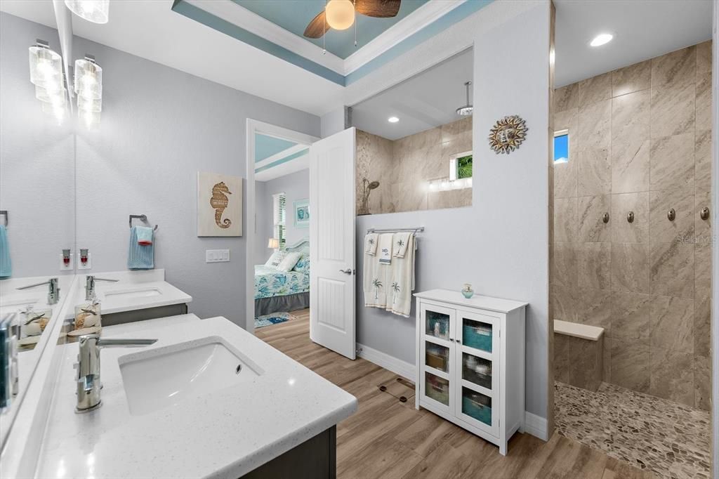 En Venta: $924,900 (3 camas, 3 baños, 2253 Pies cuadrados)