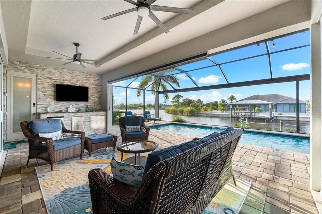 En Venta: $924,900 (3 camas, 3 baños, 2253 Pies cuadrados)