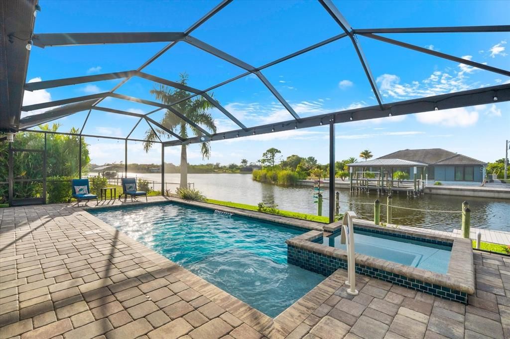 En Venta: $924,900 (3 camas, 3 baños, 2253 Pies cuadrados)