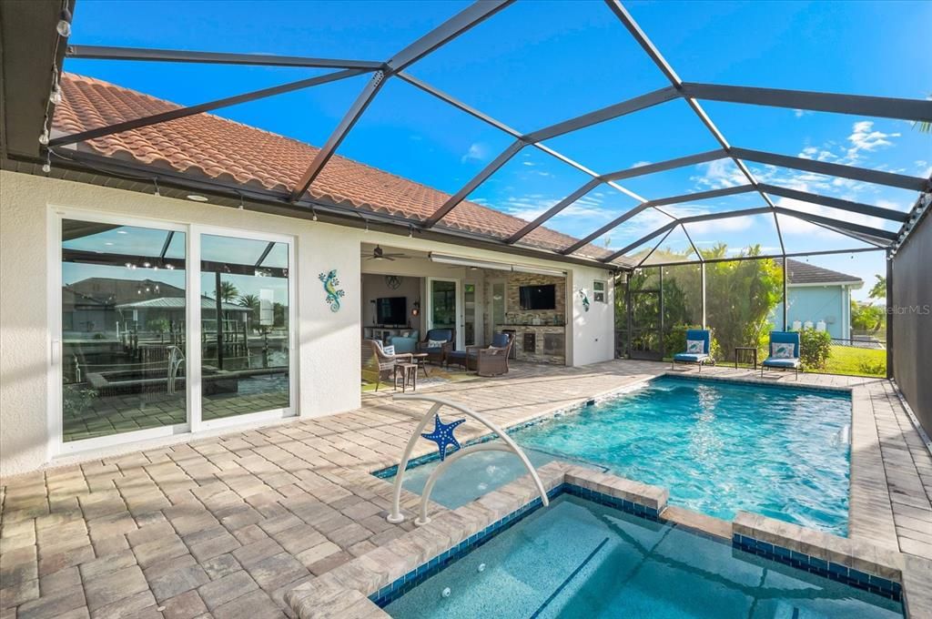 En Venta: $924,900 (3 camas, 3 baños, 2253 Pies cuadrados)