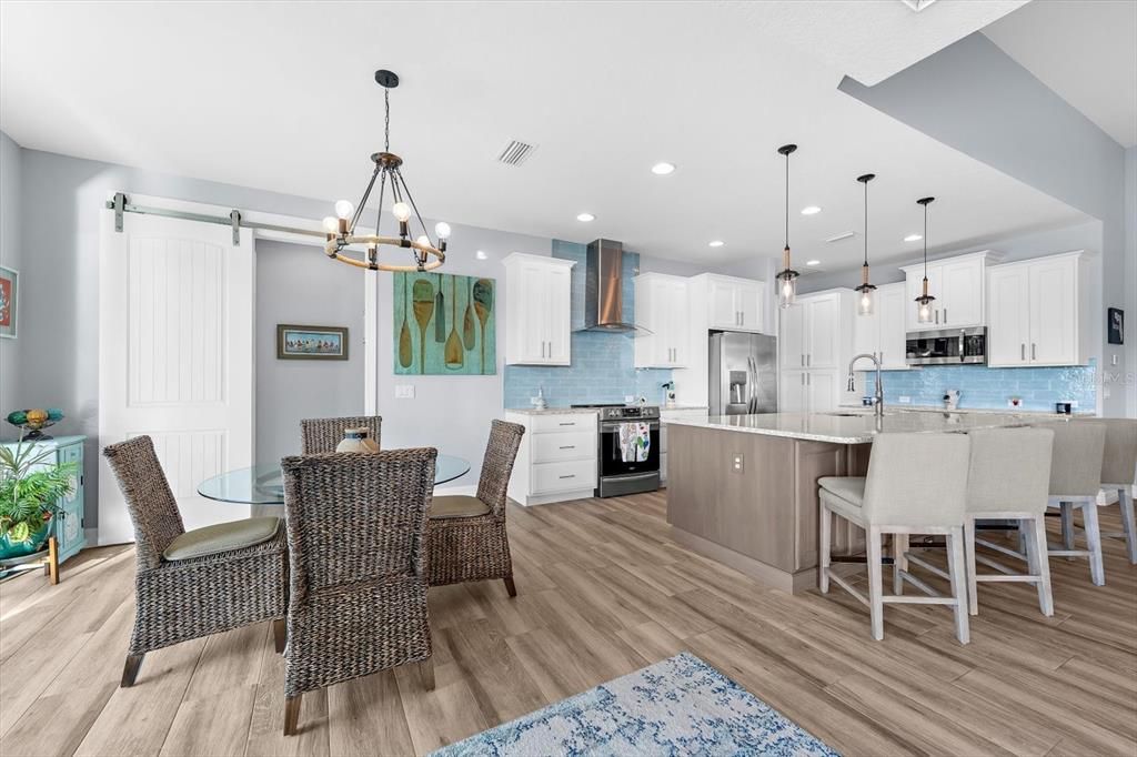 En Venta: $924,900 (3 camas, 3 baños, 2253 Pies cuadrados)