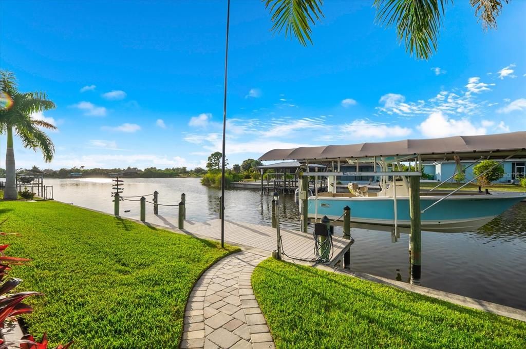 En Venta: $924,900 (3 camas, 3 baños, 2253 Pies cuadrados)