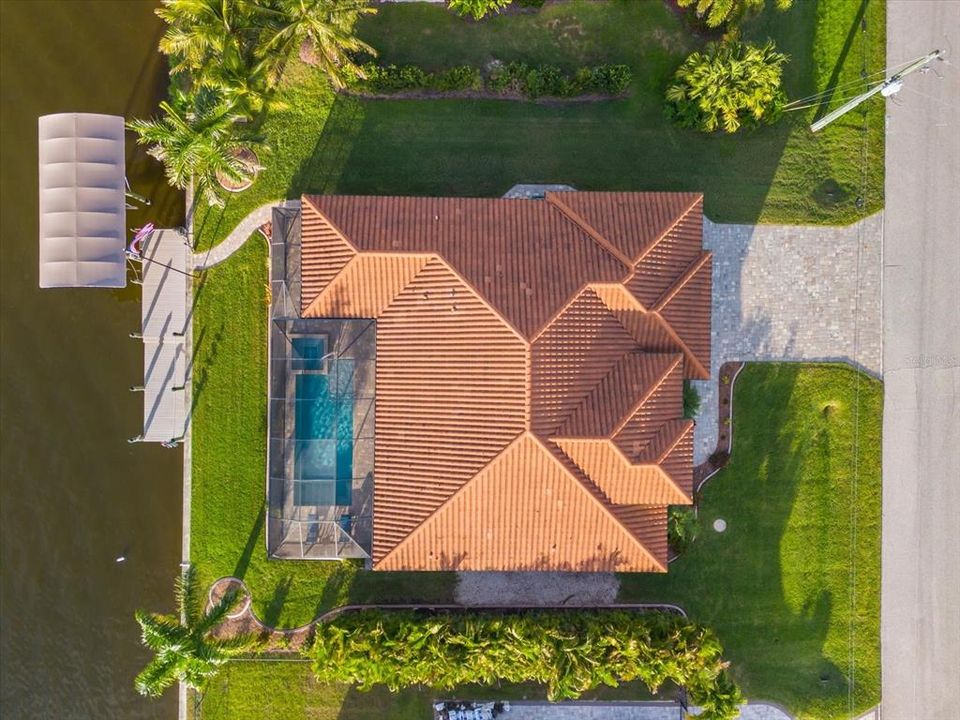 En Venta: $924,900 (3 camas, 3 baños, 2253 Pies cuadrados)