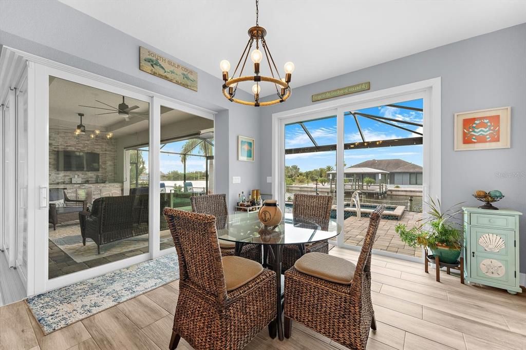 En Venta: $924,900 (3 camas, 3 baños, 2253 Pies cuadrados)