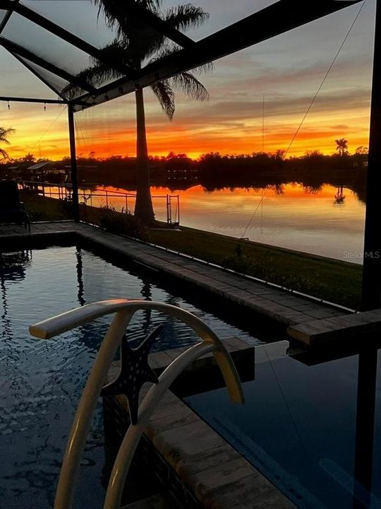 En Venta: $924,900 (3 camas, 3 baños, 2253 Pies cuadrados)