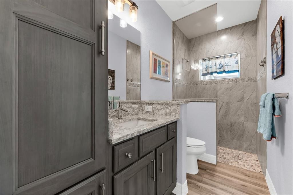 En Venta: $924,900 (3 camas, 3 baños, 2253 Pies cuadrados)