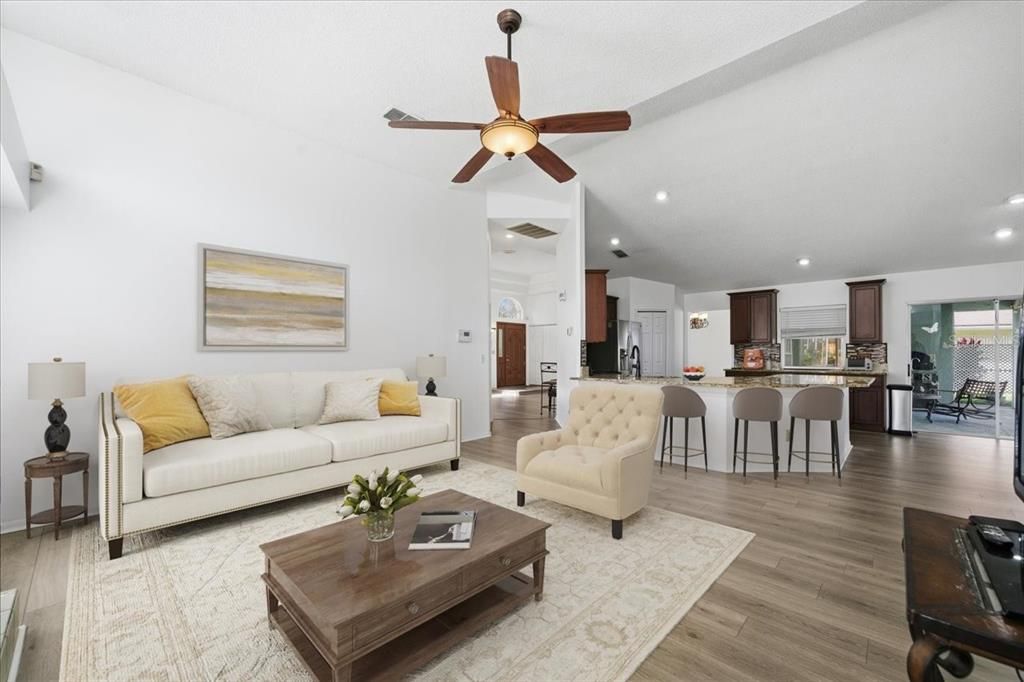 En Venta: $550,000 (4 camas, 2 baños, 2136 Pies cuadrados)