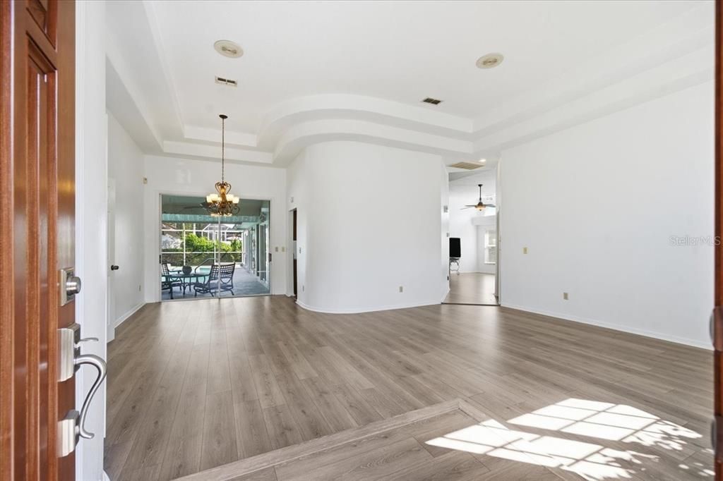 En Venta: $550,000 (4 camas, 2 baños, 2136 Pies cuadrados)