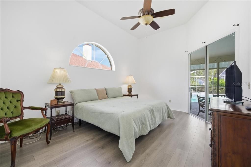 En Venta: $550,000 (4 camas, 2 baños, 2136 Pies cuadrados)