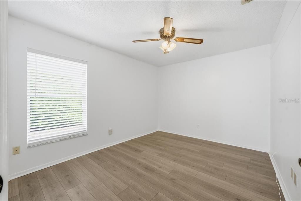 En Venta: $550,000 (4 camas, 2 baños, 2136 Pies cuadrados)