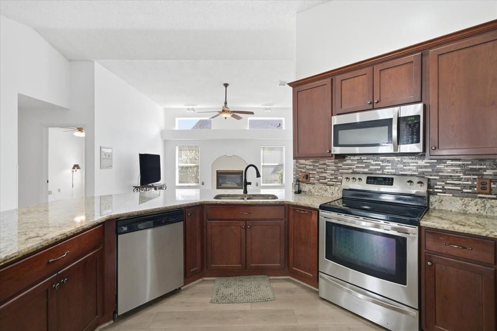 En Venta: $550,000 (4 camas, 2 baños, 2136 Pies cuadrados)