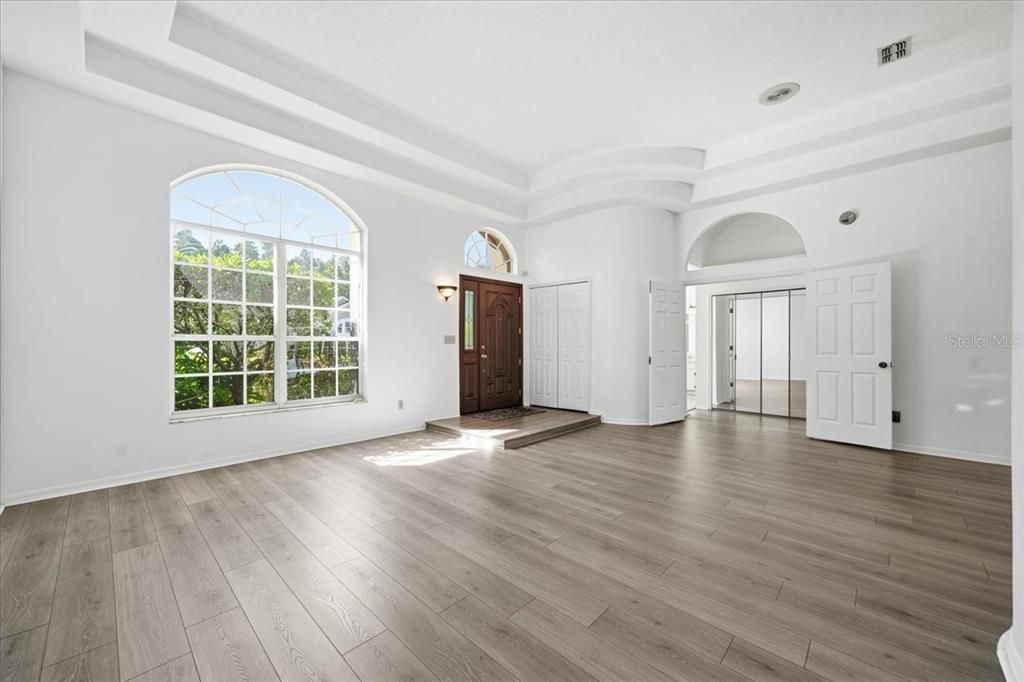 En Venta: $550,000 (4 camas, 2 baños, 2136 Pies cuadrados)