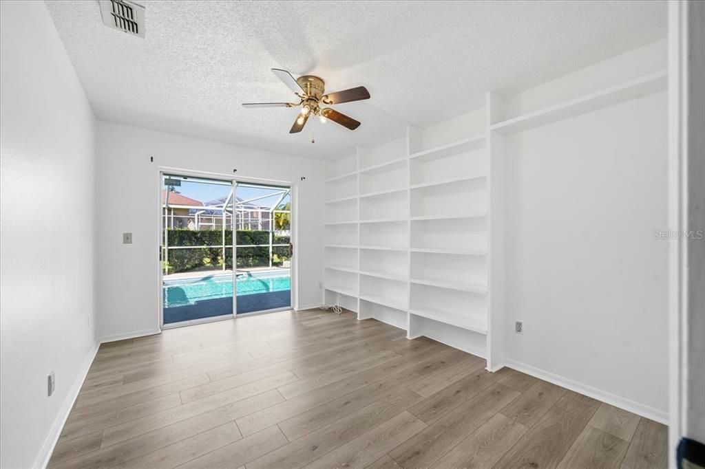 En Venta: $550,000 (4 camas, 2 baños, 2136 Pies cuadrados)