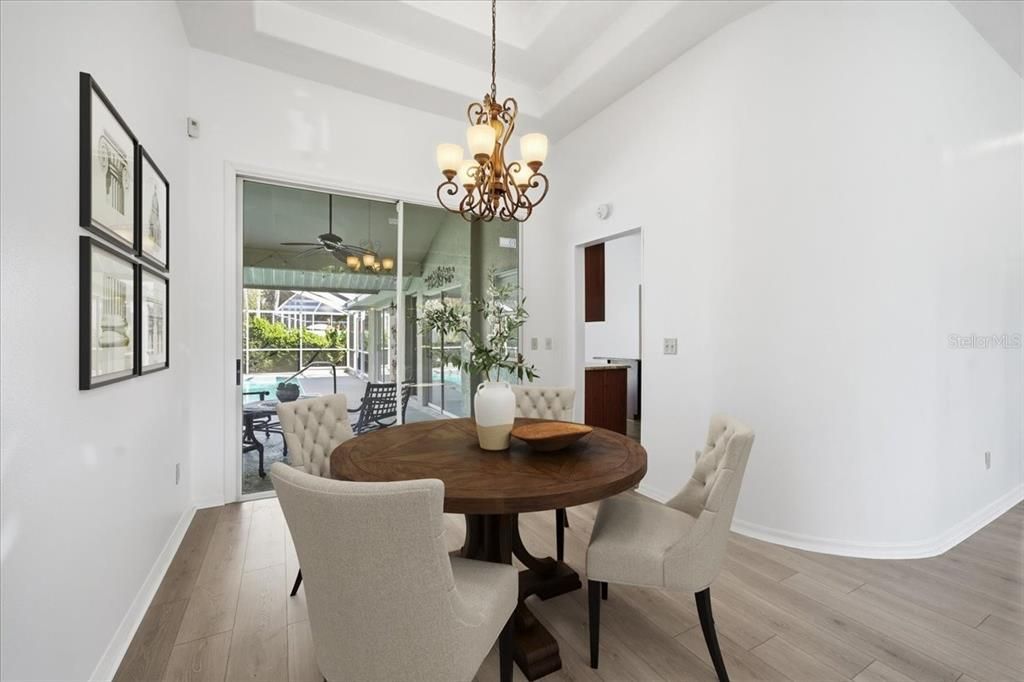 En Venta: $550,000 (4 camas, 2 baños, 2136 Pies cuadrados)