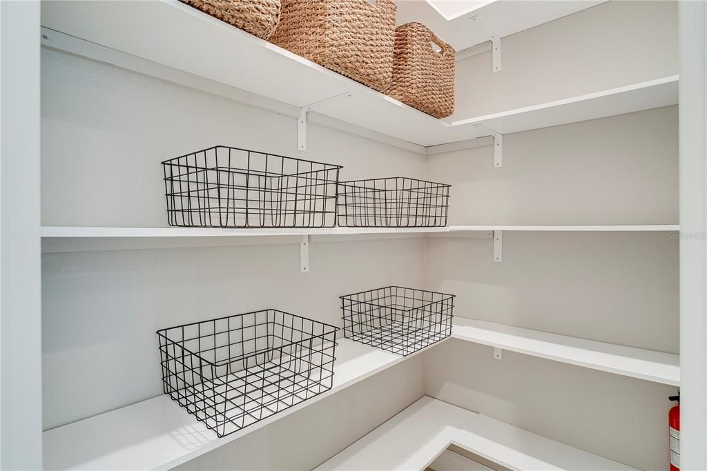 Active With Contract: $809,000 (4 beds, 3 baths, 2683 Square Feet)