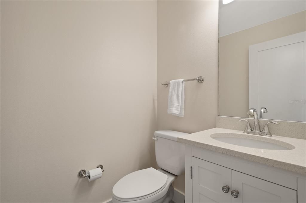 待售: $2,250,000 (5 贝兹, 3 浴室, 2601 平方英尺)