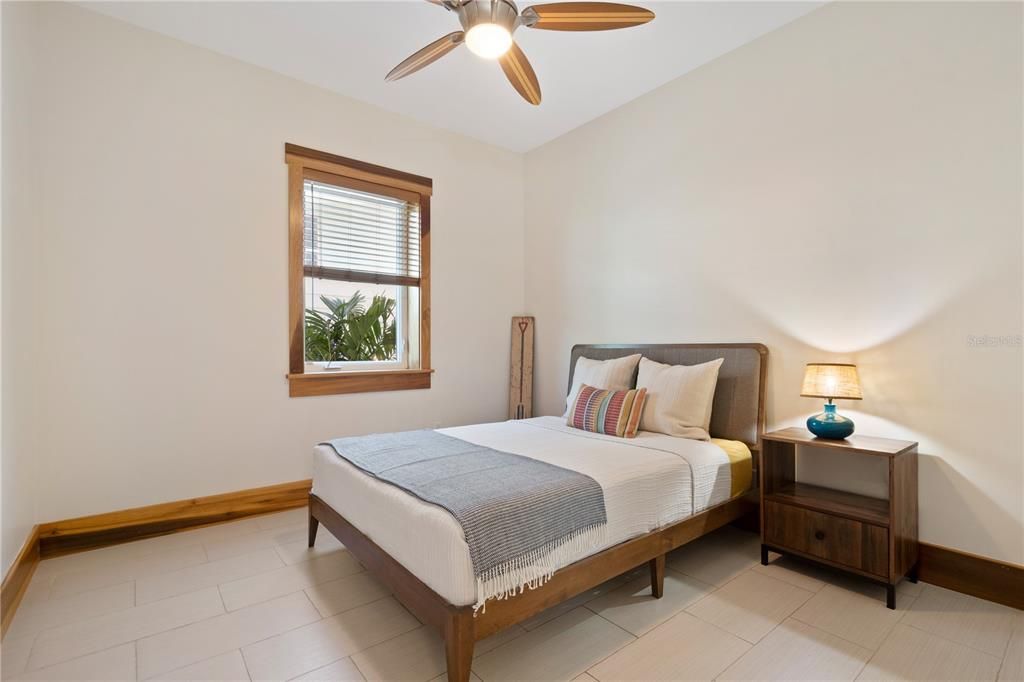 待售: $2,250,000 (5 贝兹, 3 浴室, 2601 平方英尺)