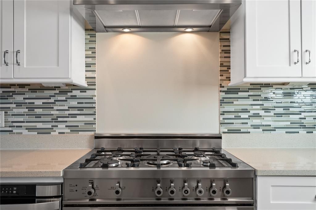 待售: $2,250,000 (5 贝兹, 3 浴室, 2601 平方英尺)