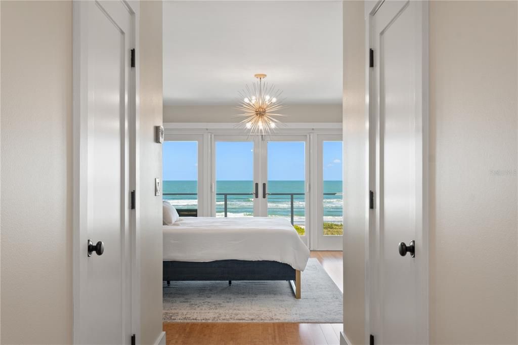 待售: $2,250,000 (5 贝兹, 3 浴室, 2601 平方英尺)