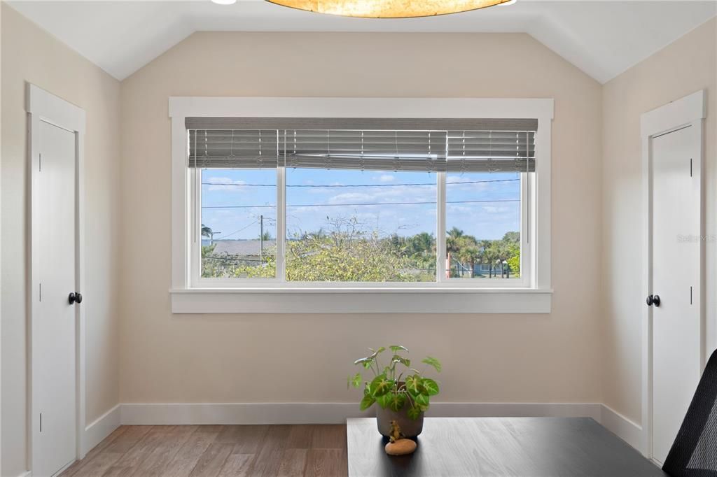 待售: $2,250,000 (5 贝兹, 3 浴室, 2601 平方英尺)