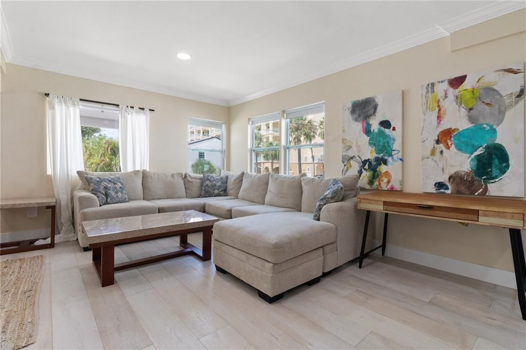 For Sale: $699,000 (3 beds, 4 baths, 1557 Square Feet)