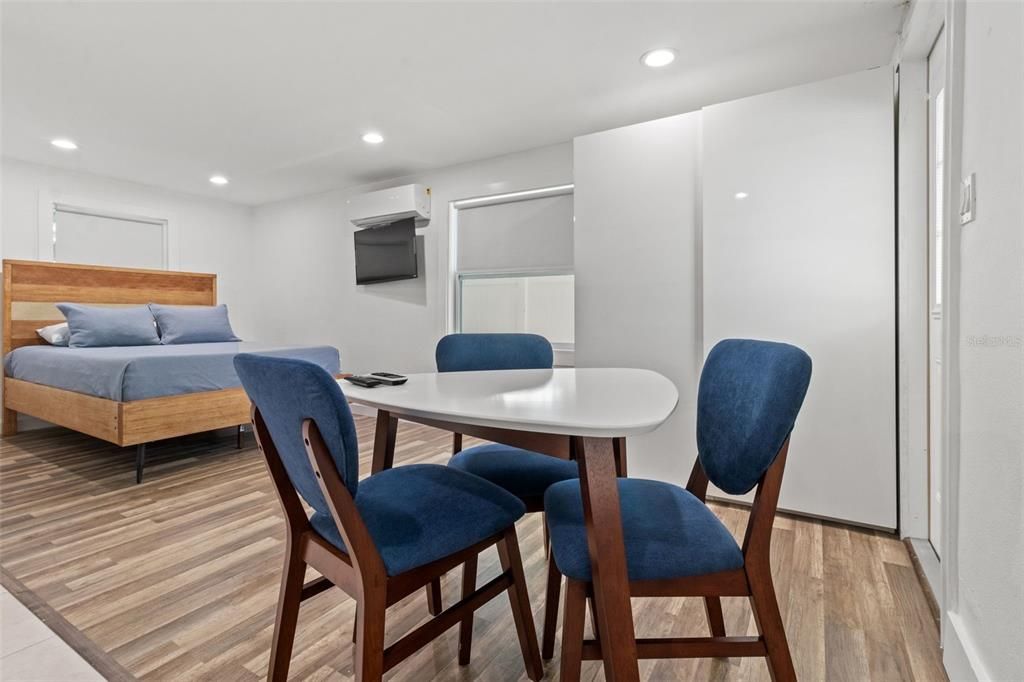 For Sale: $699,000 (3 beds, 4 baths, 1557 Square Feet)