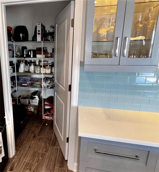 出租: $4,200 (4 贝兹, 2 浴室, 2683 平方英尺)