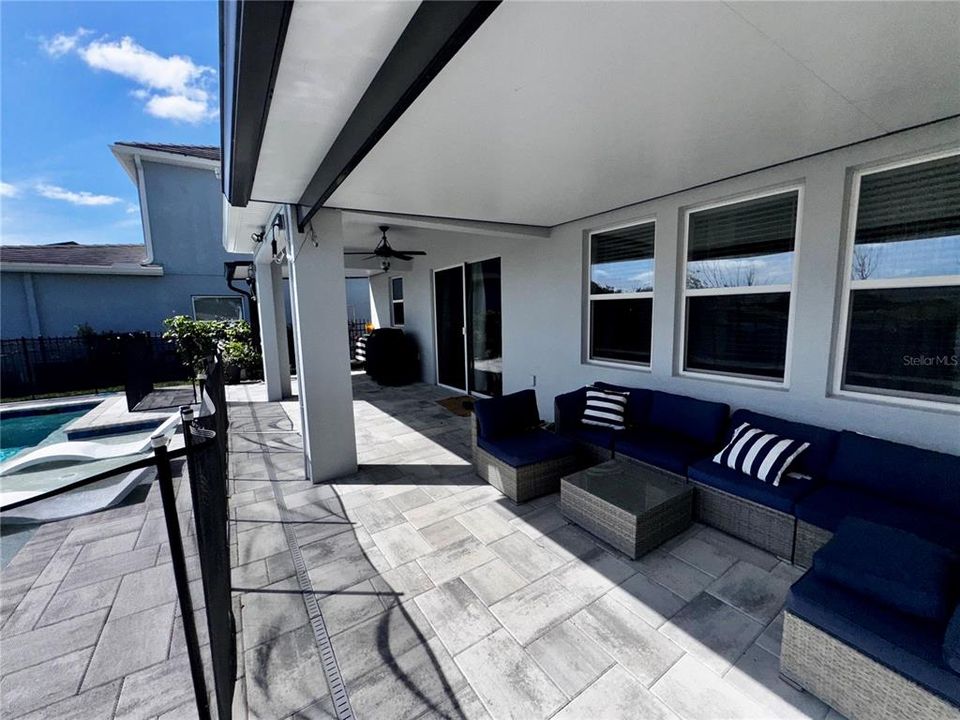 出租: $4,200 (4 贝兹, 2 浴室, 2683 平方英尺)