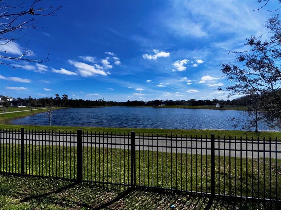 出租: $4,200 (4 贝兹, 2 浴室, 2683 平方英尺)