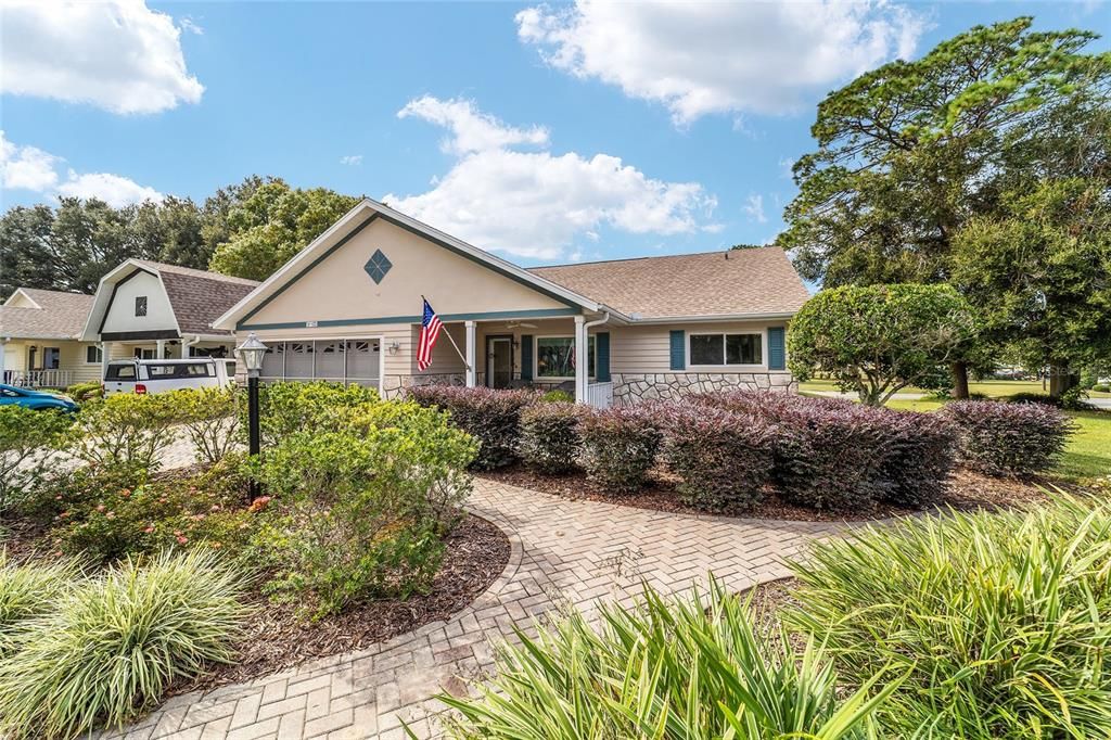 Под контрактом: $221,900 (2 спален, 2 ванн, 1921 Квадратных фут)