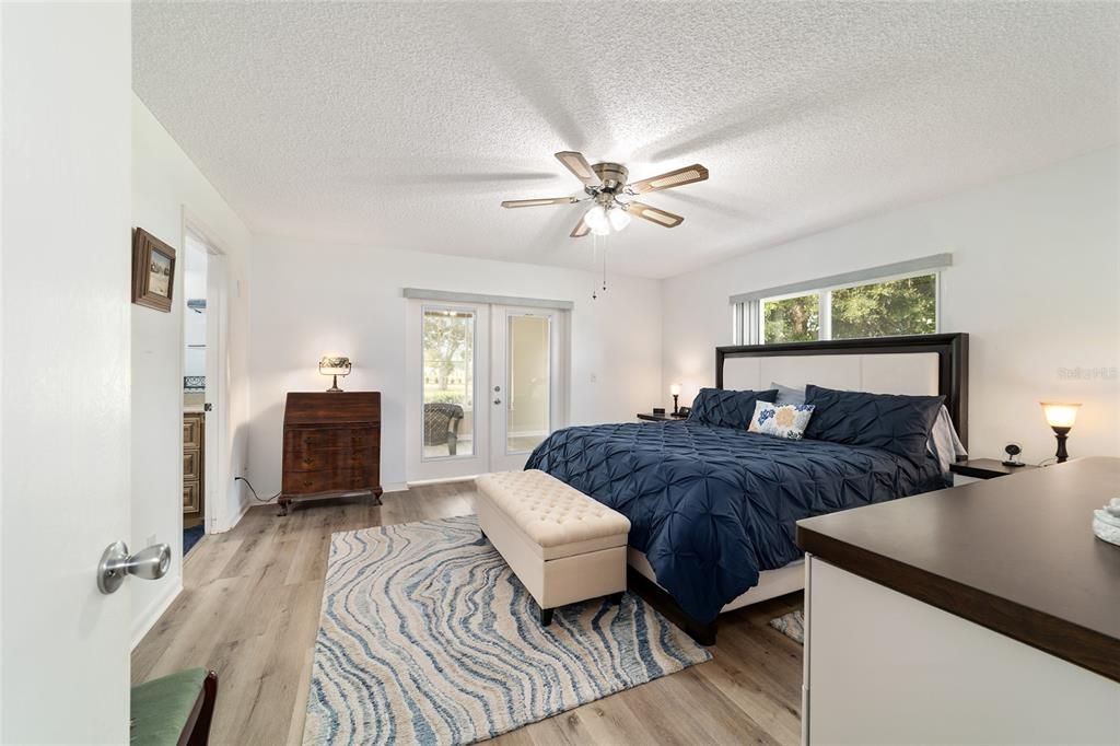 Под контрактом: $221,900 (2 спален, 2 ванн, 1921 Квадратных фут)