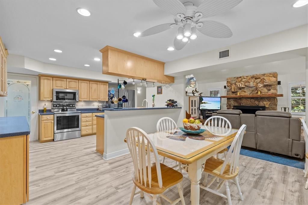 待售: $1,489,000 (4 贝兹, 3 浴室, 3024 平方英尺)