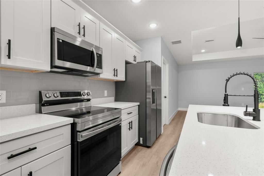 For Sale: $299,900 (4 beds, 2 baths, 1759 Square Feet)