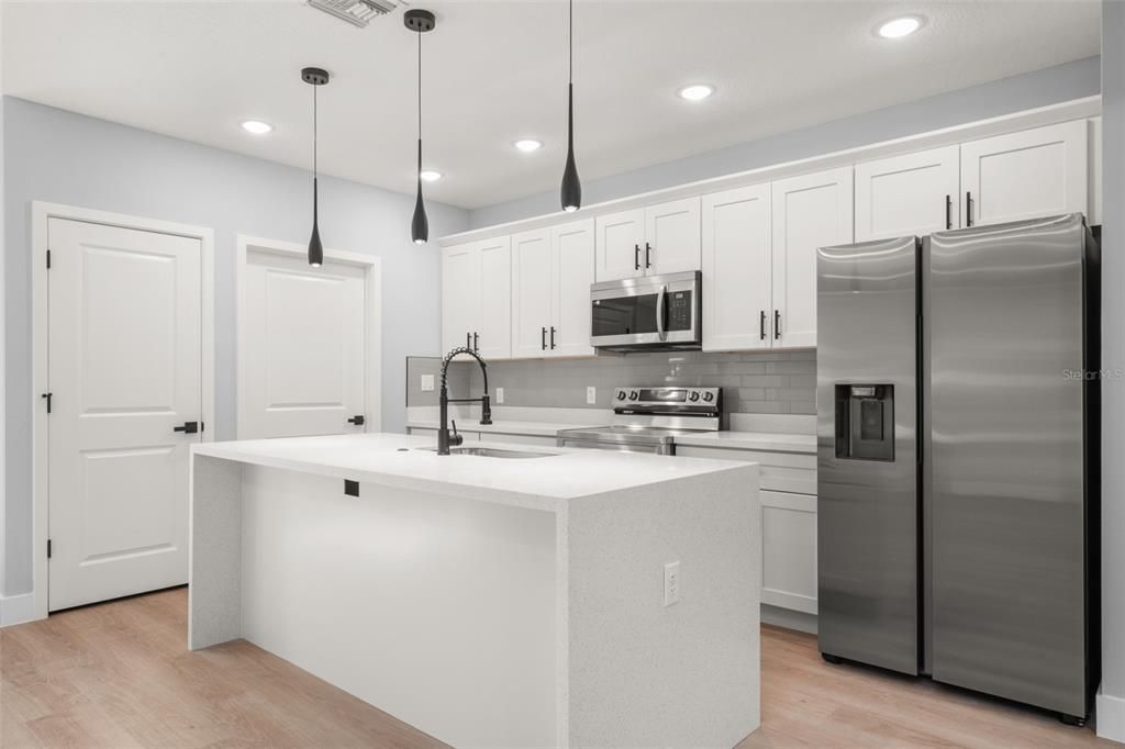 For Sale: $299,900 (4 beds, 2 baths, 1759 Square Feet)