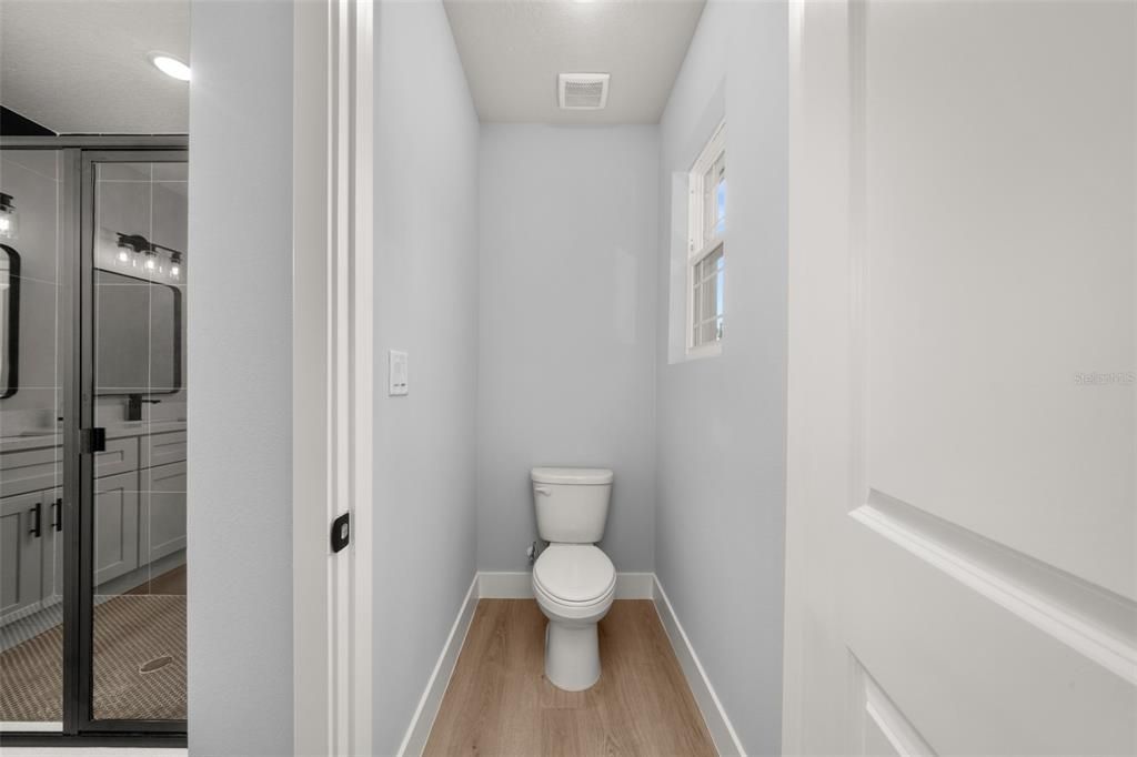 For Sale: $299,900 (4 beds, 2 baths, 1759 Square Feet)