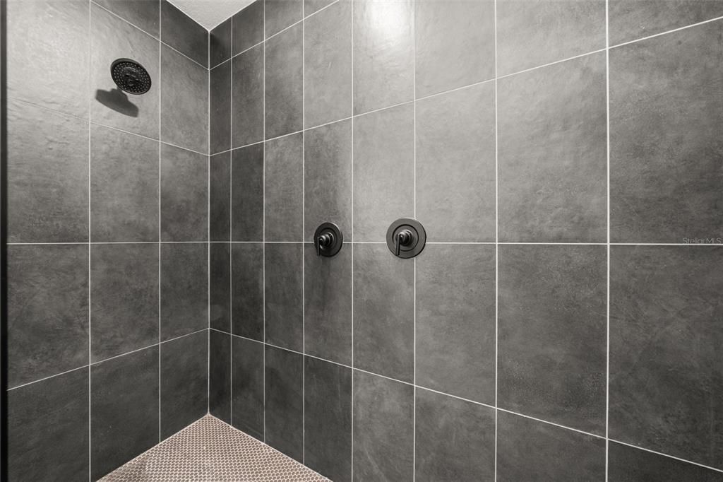 For Sale: $299,900 (4 beds, 2 baths, 1759 Square Feet)