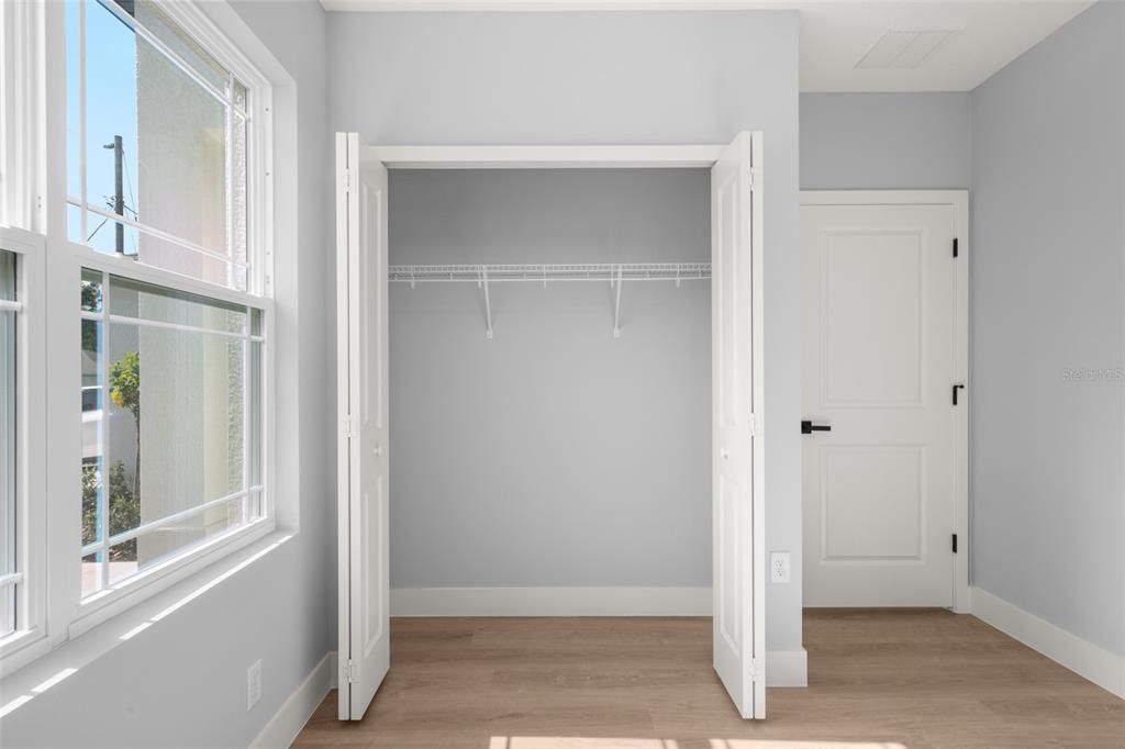 For Sale: $299,900 (4 beds, 2 baths, 1759 Square Feet)