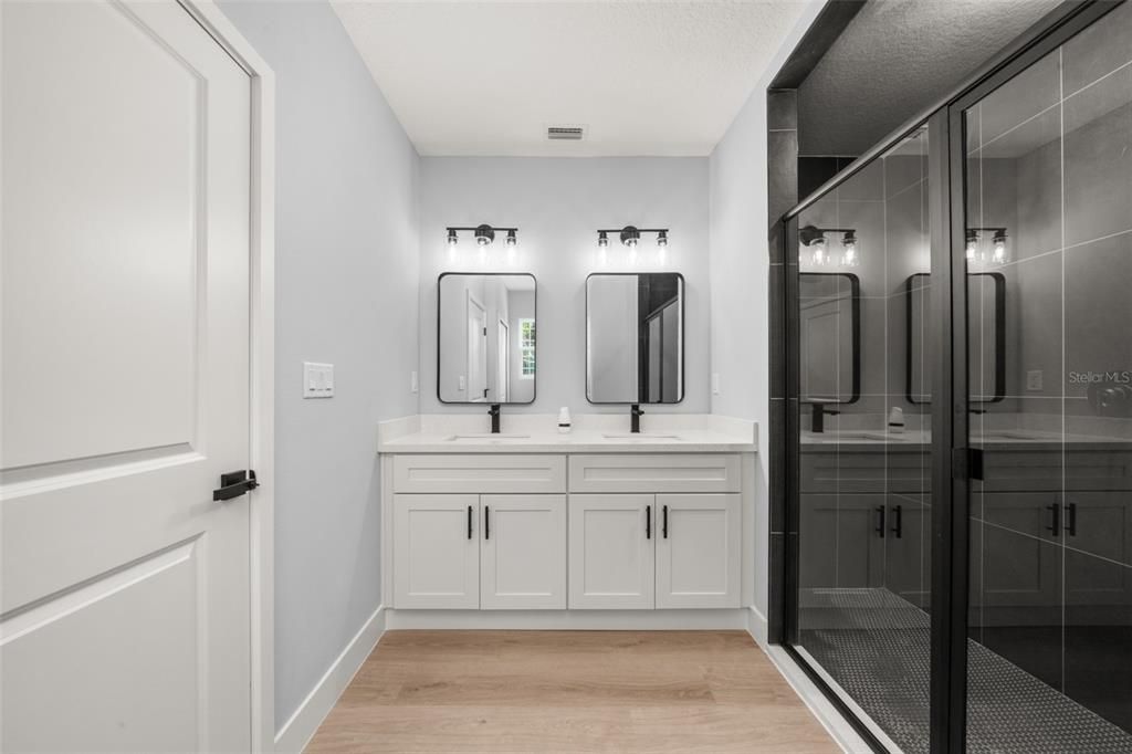 For Sale: $299,900 (4 beds, 2 baths, 1759 Square Feet)