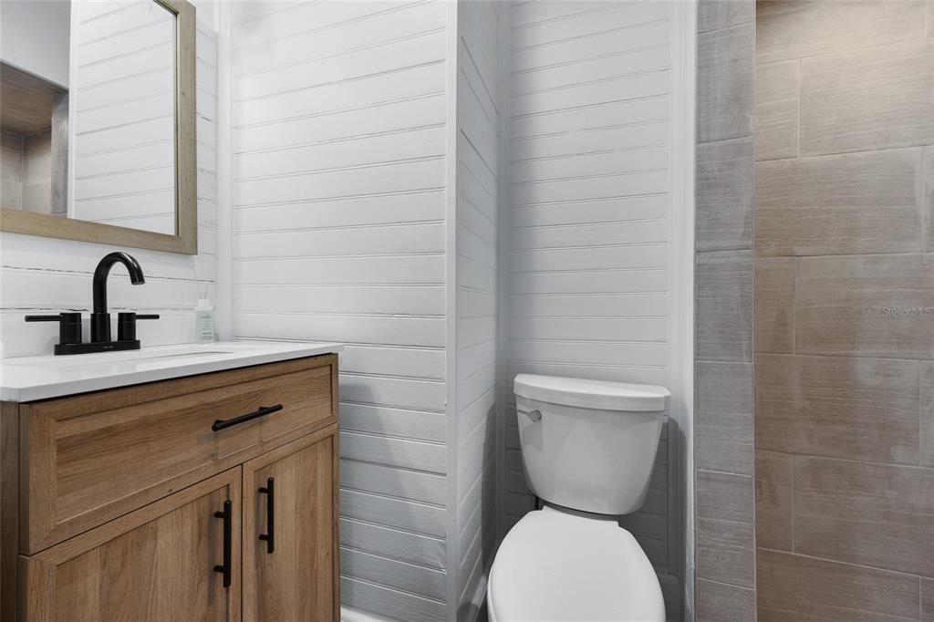 En Venta: $479,000 (4 camas, 3 baños, 2201 Pies cuadrados)