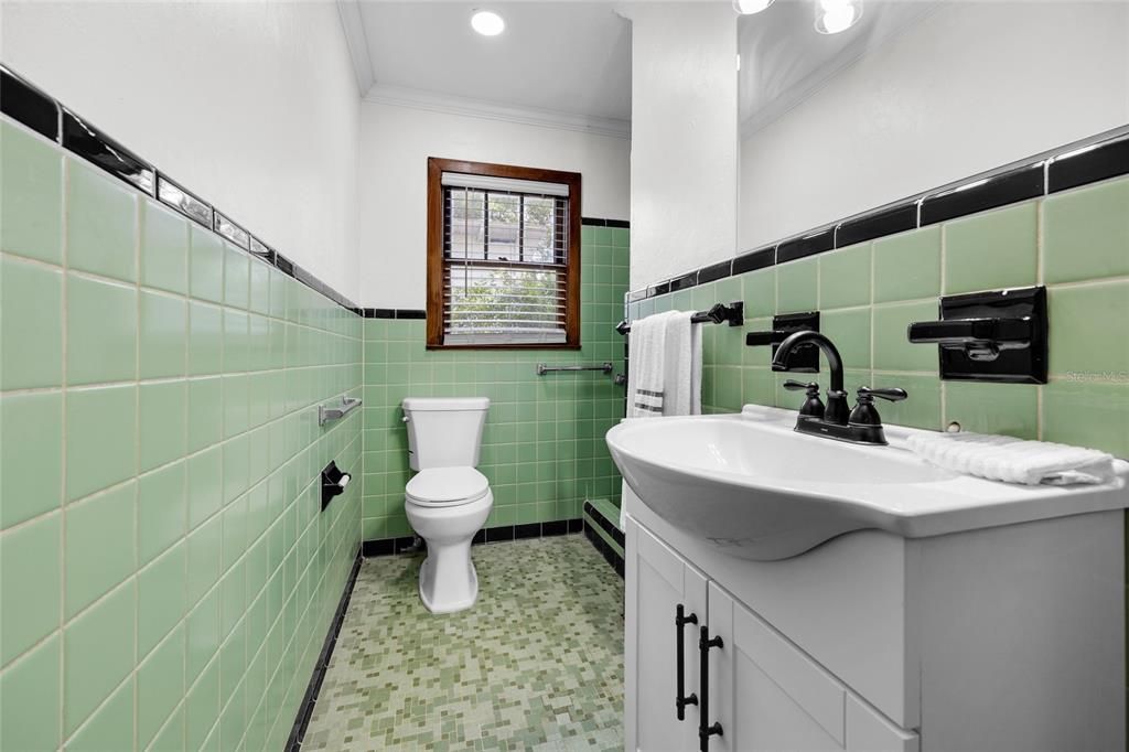 En Venta: $479,000 (4 camas, 3 baños, 2201 Pies cuadrados)