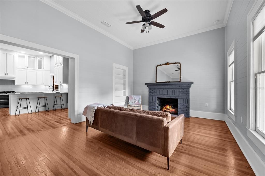 En Venta: $479,000 (4 camas, 3 baños, 2201 Pies cuadrados)