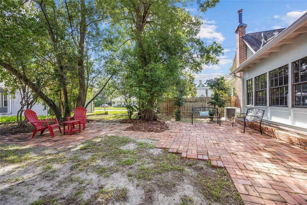 En Venta: $479,000 (4 camas, 3 baños, 2201 Pies cuadrados)