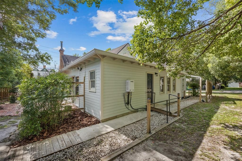 En Venta: $479,000 (4 camas, 3 baños, 2201 Pies cuadrados)