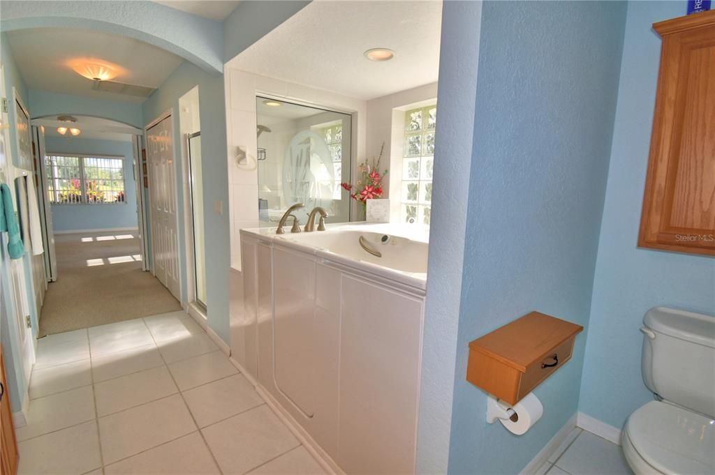 На продажу: $325,000 (3 спален, 2 ванн, 2022 Квадратных фут)