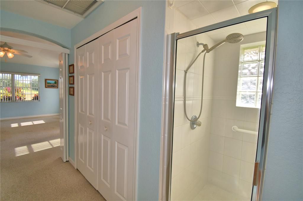 На продажу: $325,000 (3 спален, 2 ванн, 2022 Квадратных фут)